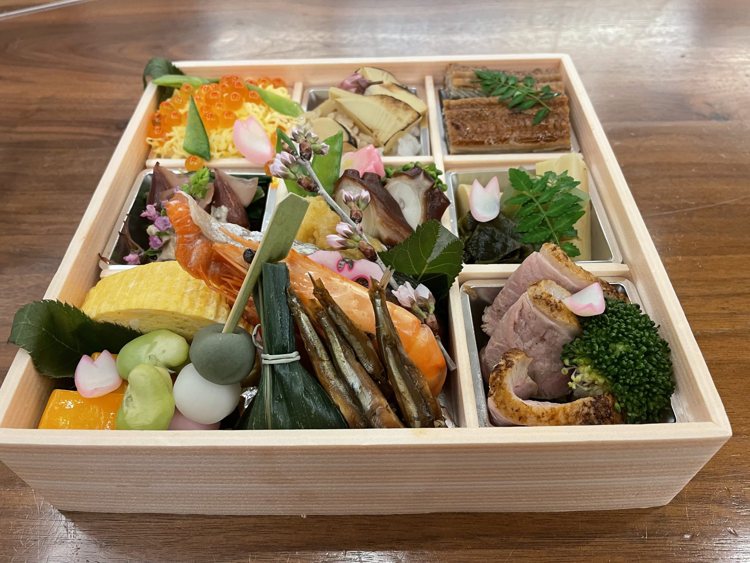 お花見弁当 好評発売中 お知らせ 公式 京都東山荘 八坂の塔を間近に感じる旅館